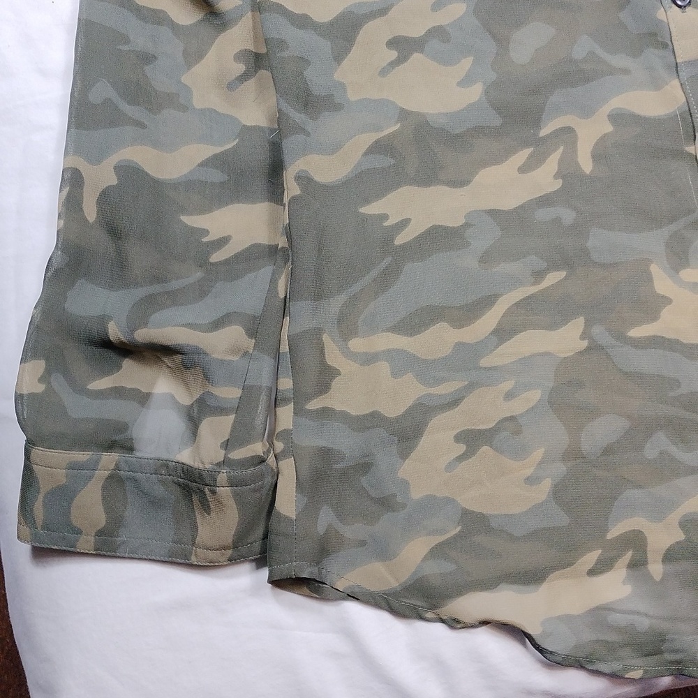 Old Navy Womenssheer Camo Long Sleeve Button Up Shirt Size Small - Picture 5 of 14
